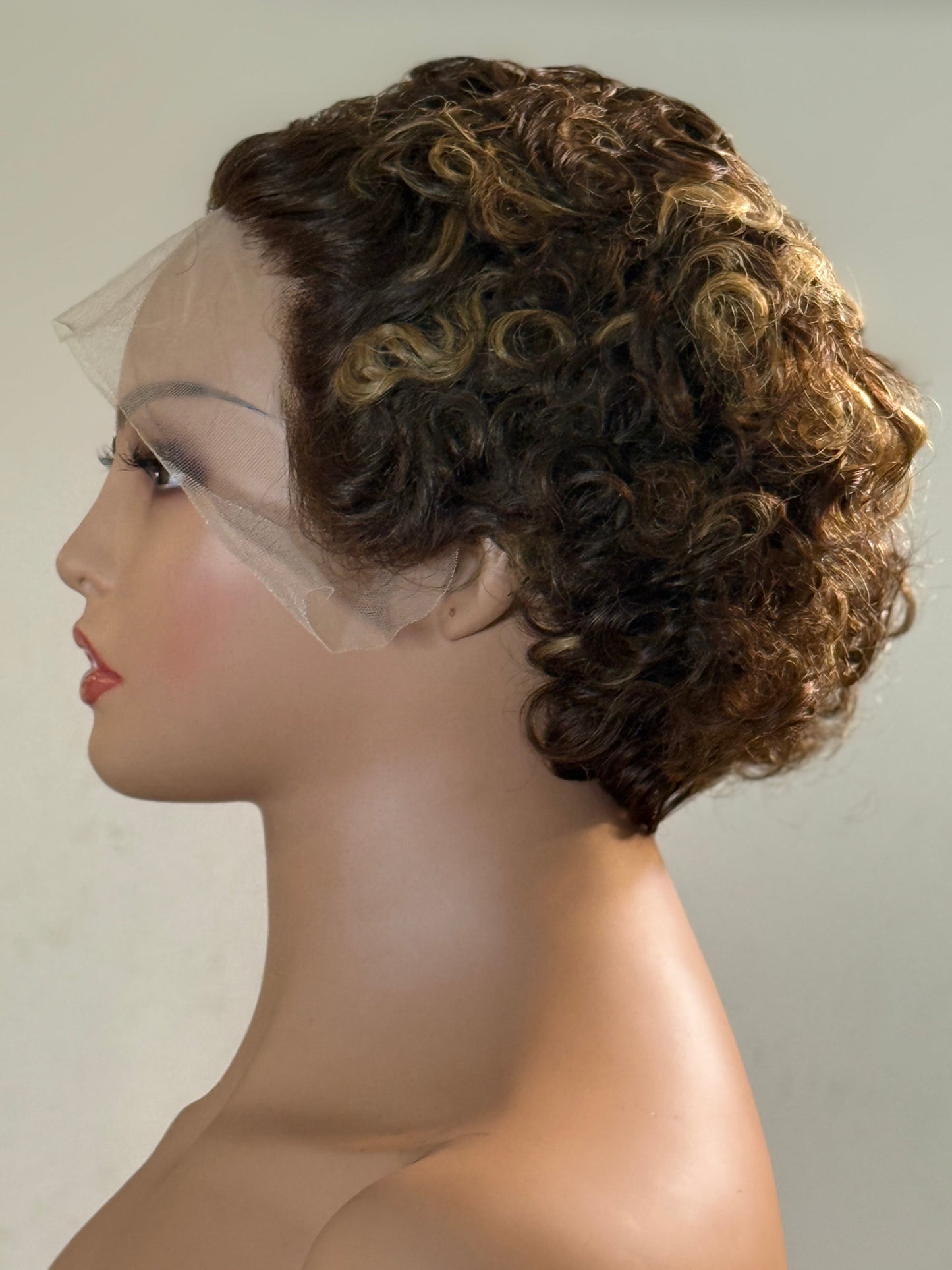 Caramel Swirl Curls Lace Front – Highlighted Curly Pixie